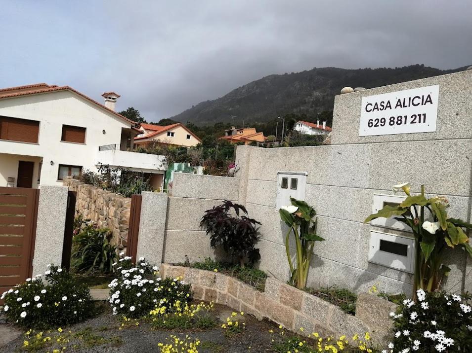 Rooms Peregrinos A Casa Alicia Rosal Exterior photo